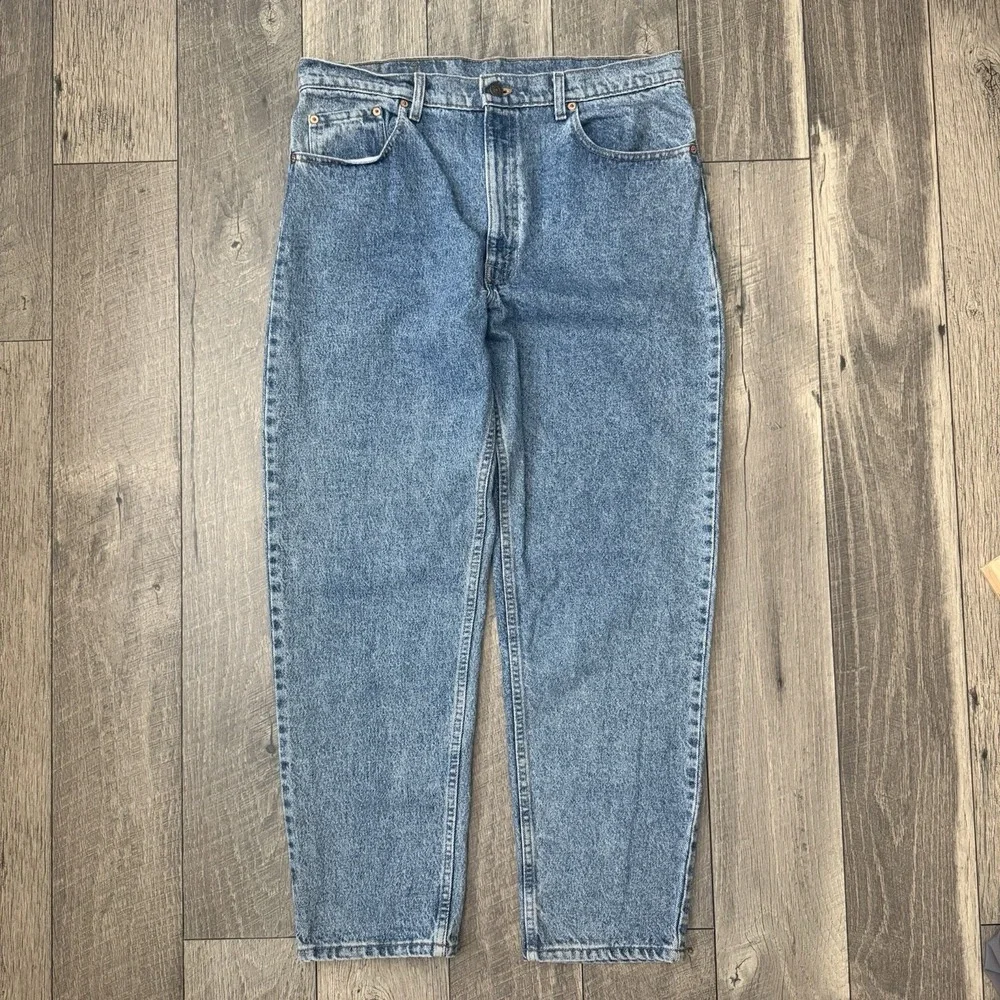 Vintage 90s Levis 550 Relaxed Fit Jeans Mens 38x30 Light Wash Blue Denim Tapered